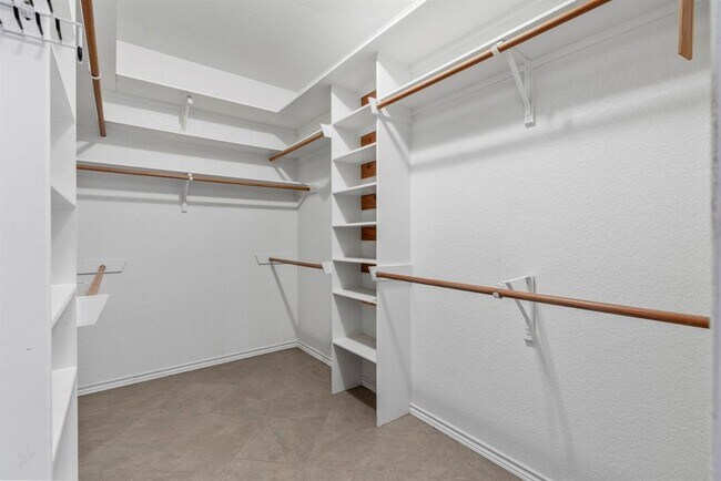 Building Photo - 310 Co Rd 317