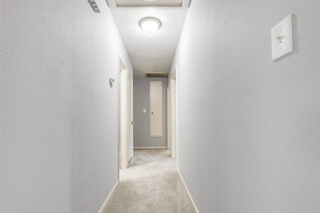 Building Photo - 5822 Black Gum Dr