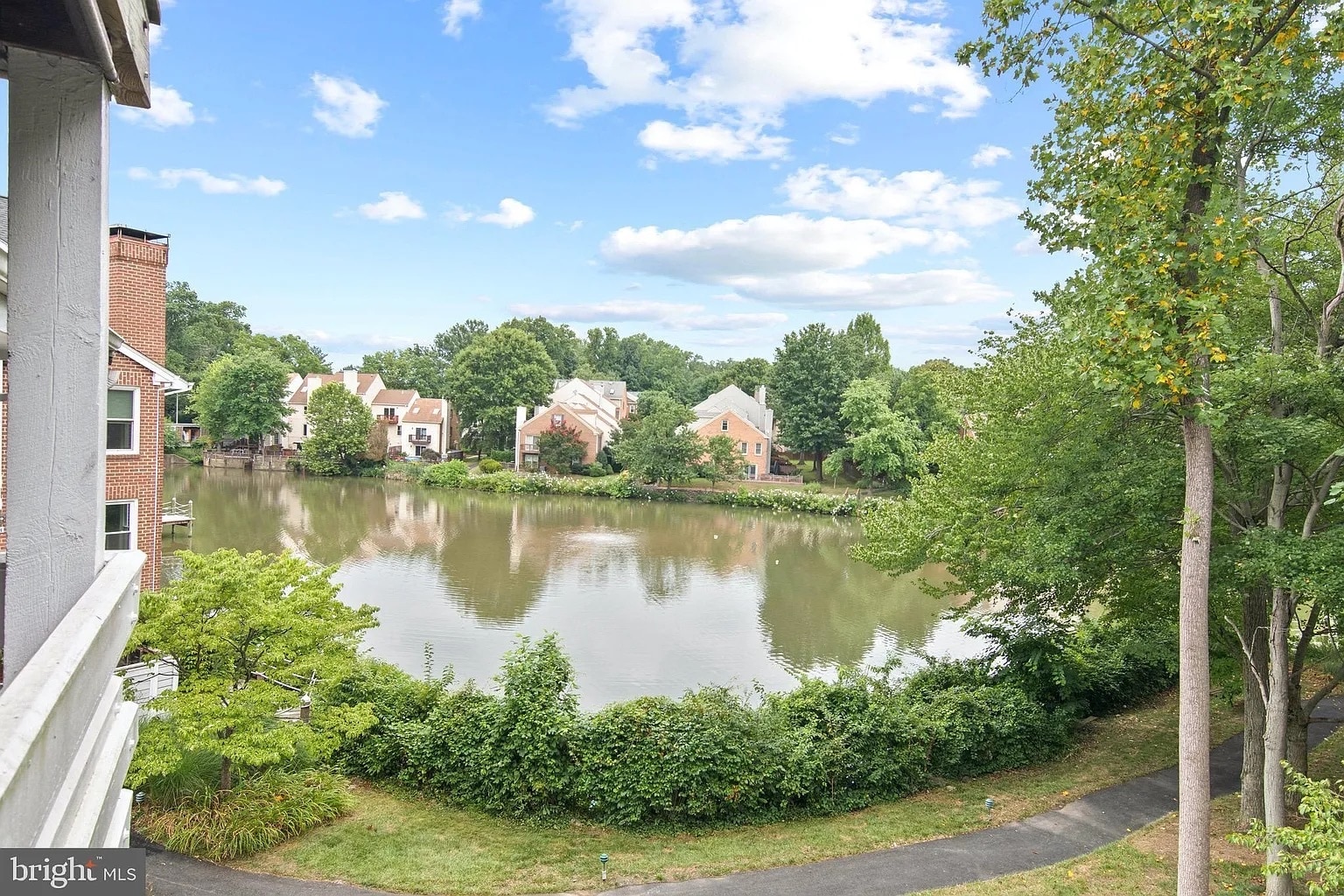 Building Photo - 7602 Lakeside Village Dr