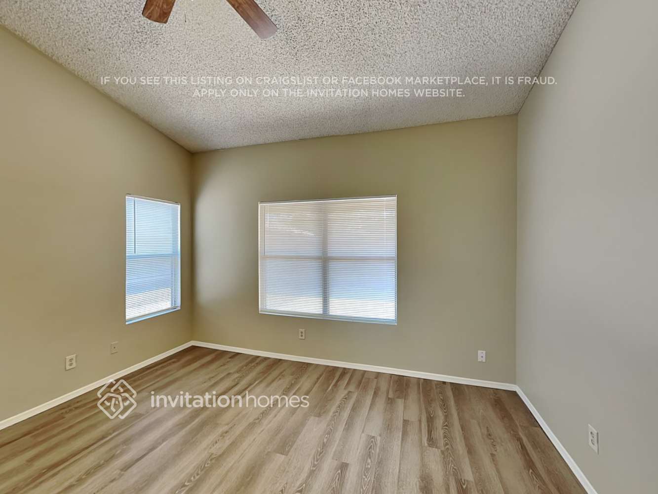 Building Photo - 4534 E Grove Ave