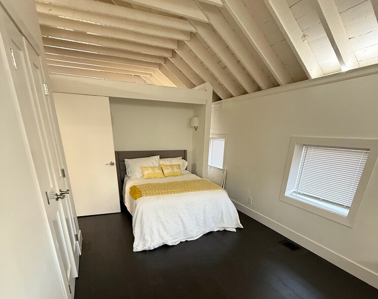 Building Photo - 3043 Wold Ave