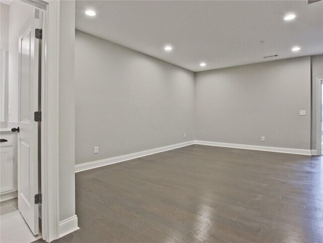 Building Photo - 6678 Sterling Dr