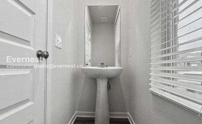 Building Photo - 679 Birdie Dr