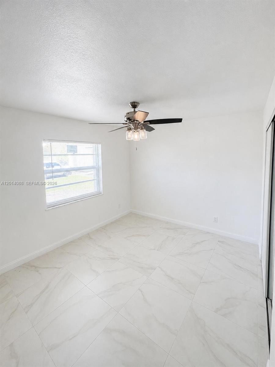 Building Photo - 10559 La Placida Dr