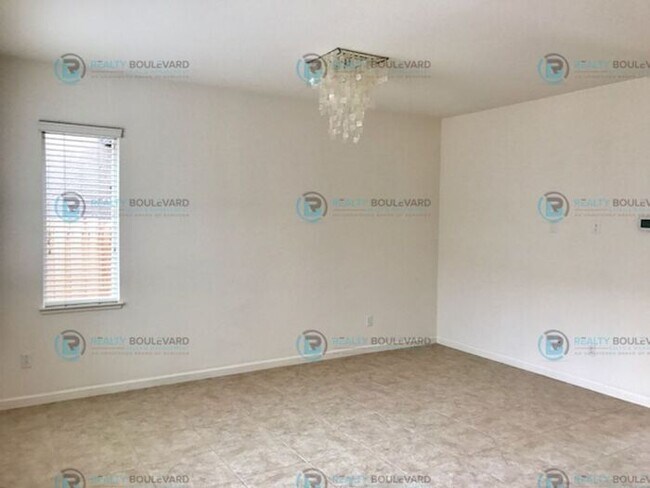 Building Photo - Beautiful 3-Bedroom Home in South Meadows ...