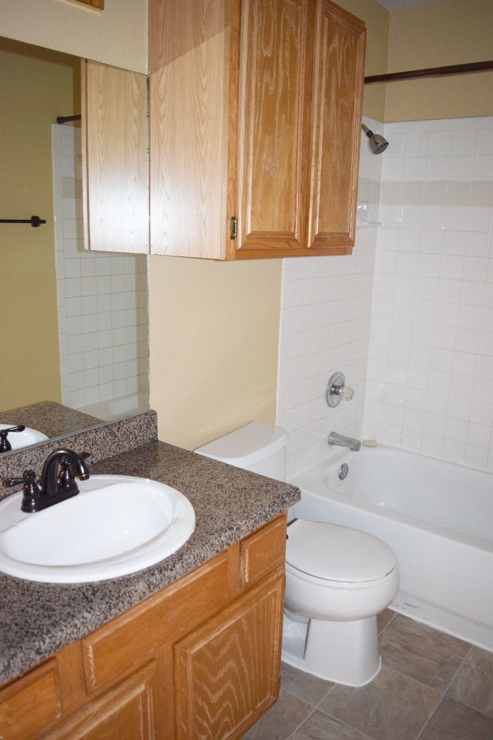 Building Photo - 1210 Monroe Loop