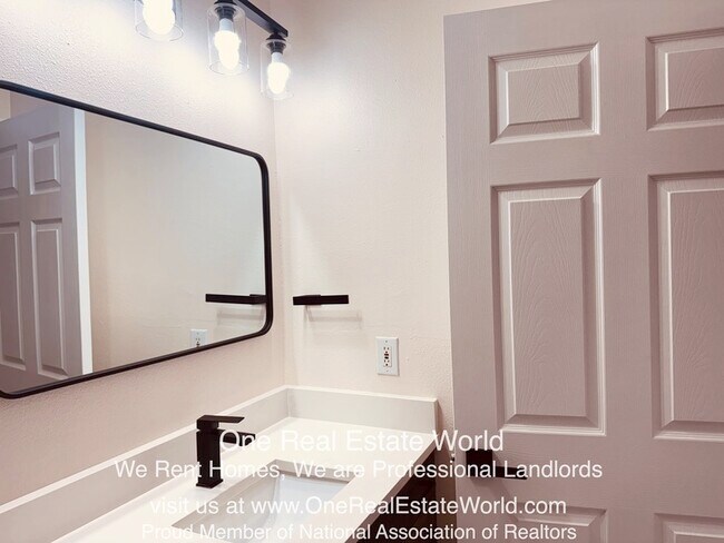 Building Photo - 13507 Summerton Dr