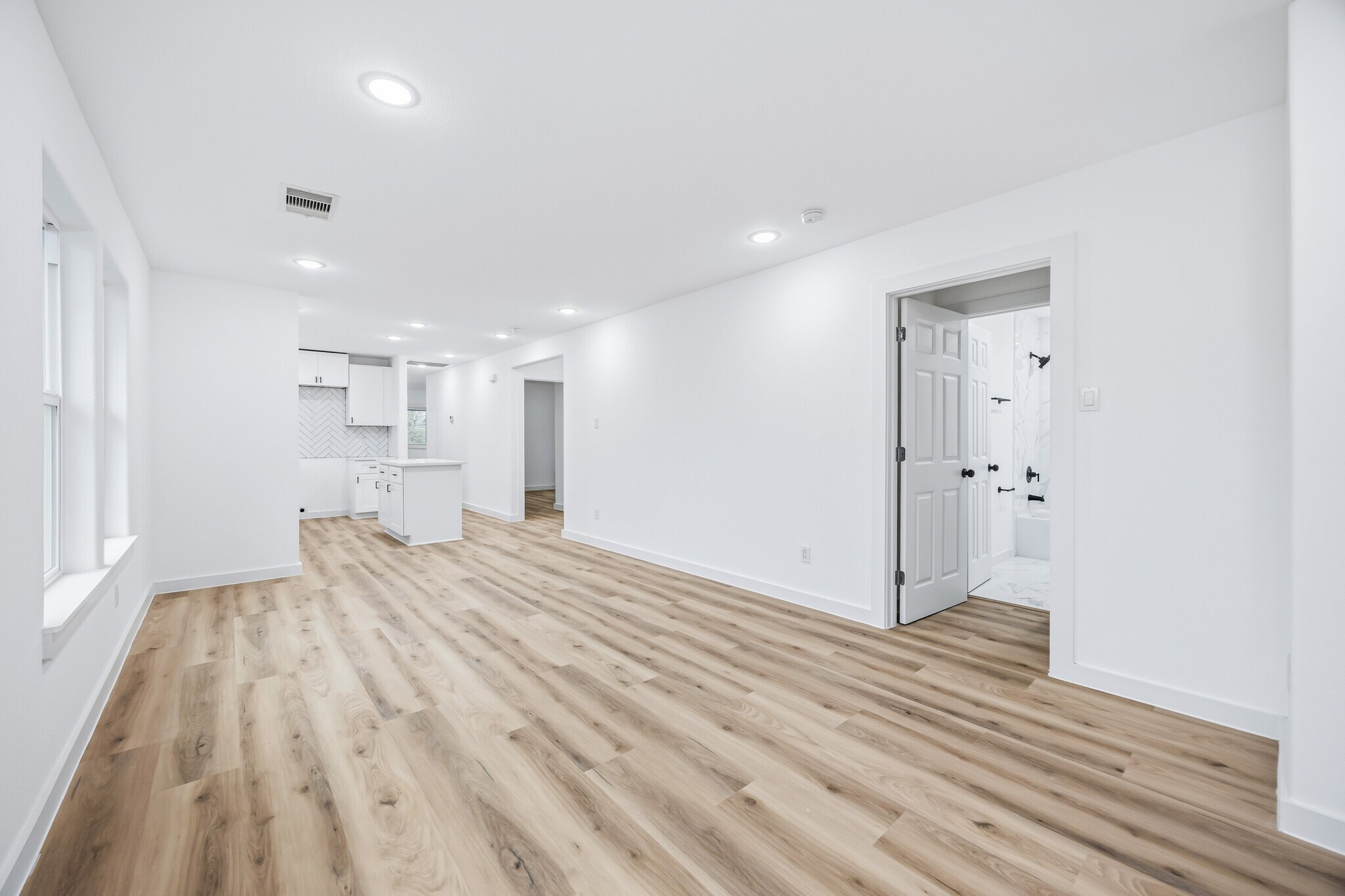 Building Photo - 9318 Sundown Dr