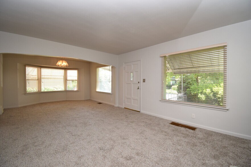 Building Photo - 1523 S 600 E