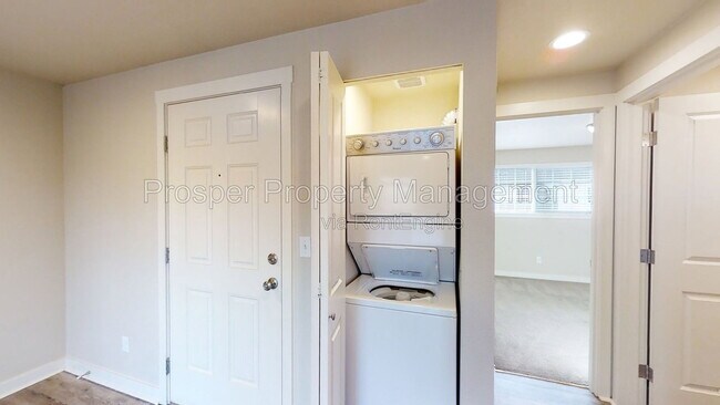 Building Photo - 2301 S 74th St