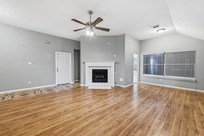 Building Photo - 3503 Riverside Dr