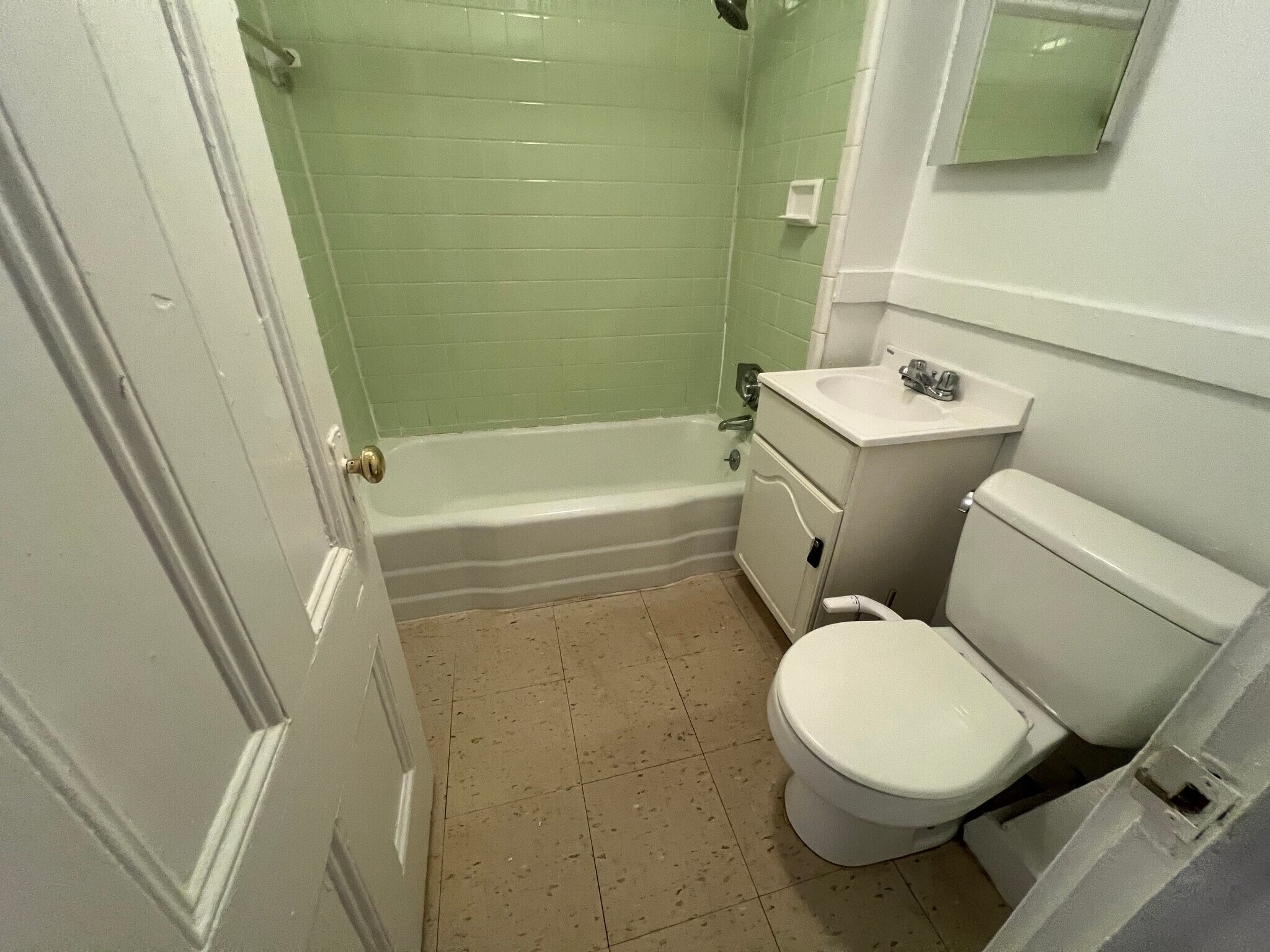 Building Photo - 456 Salem St