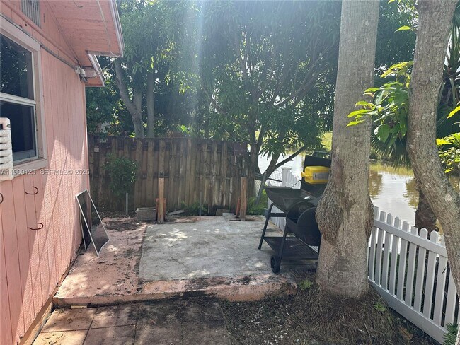 Building Photo - 1107 SW 83rd Ave