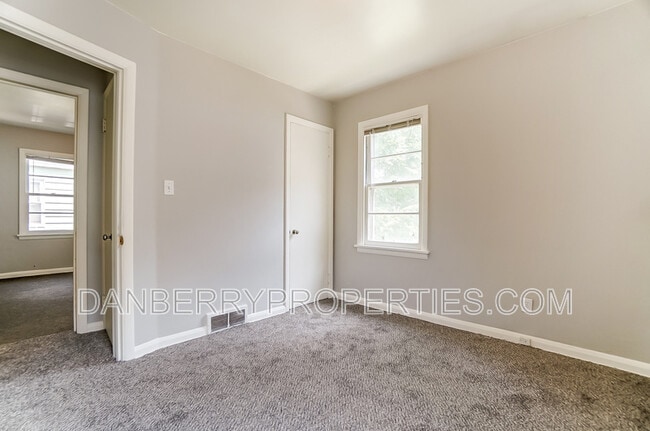 Building Photo - 818 Brookley Blvd