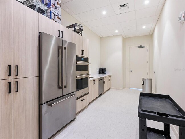Building Photo - 301 Quay Commons Dr