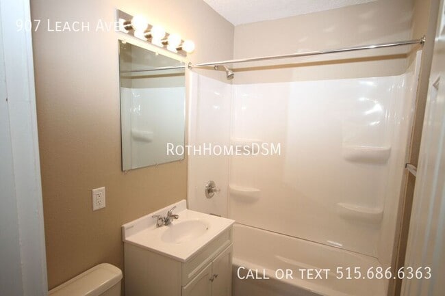 Building Photo - 907 Leach Ave