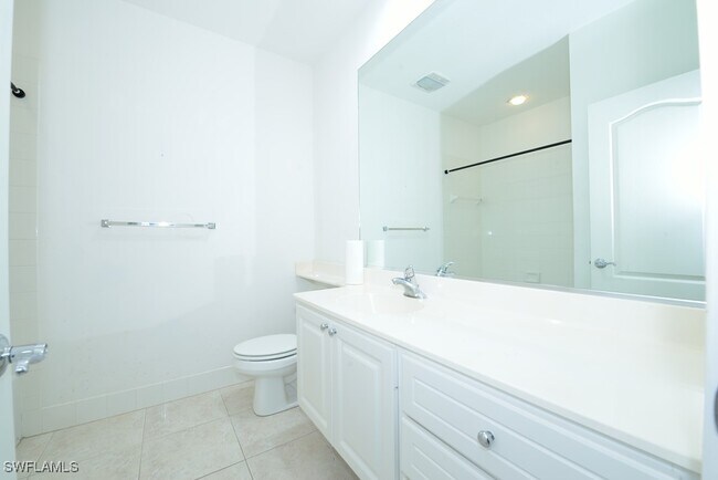 Building Photo - 6250 Towncenter Cir