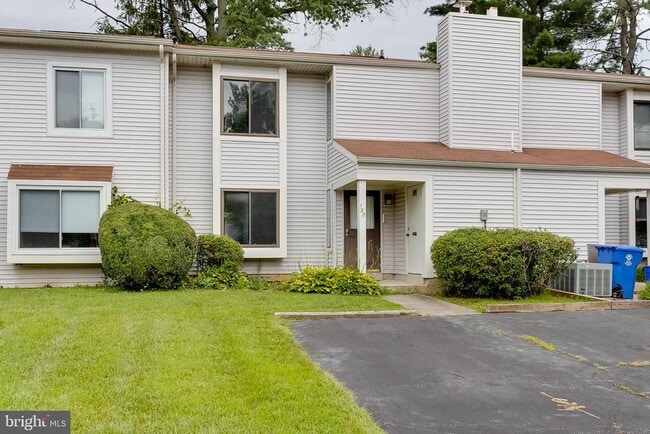 Building Photo - 128 Briar Ct