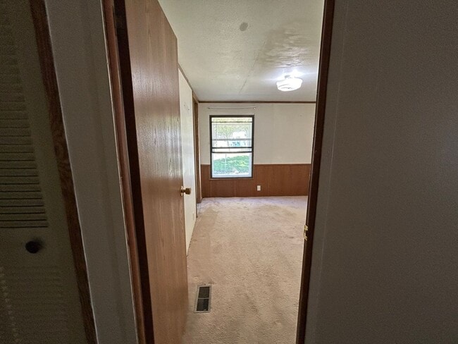 Building Photo - 3 Bed 2 Bath Mobile Home W/ Many Amenities...