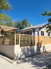 Building Photo - 2BR/2BA Apartment Near UNM/Presbyterian CO...