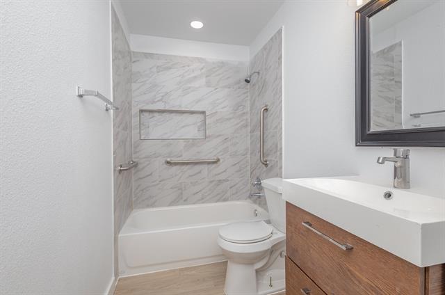 Building Photo - 2730 San Diego Dr