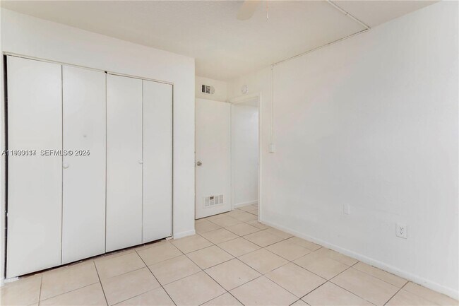 Building Photo - 1123 NW 27th Ave