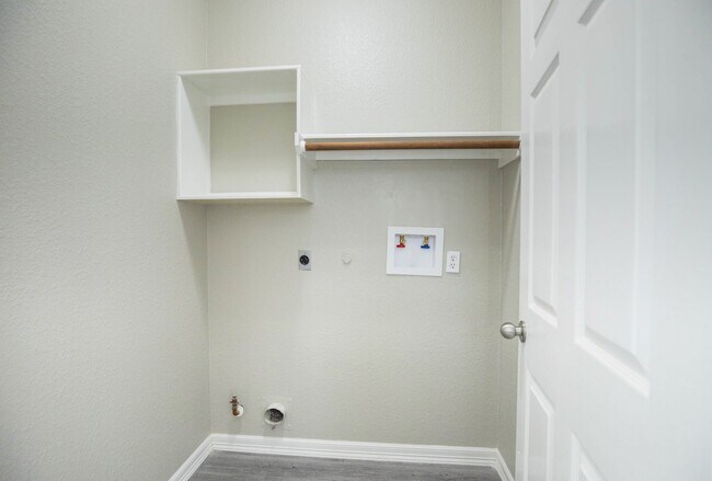 Building Photo - 18135 Somerset Knolls Ct