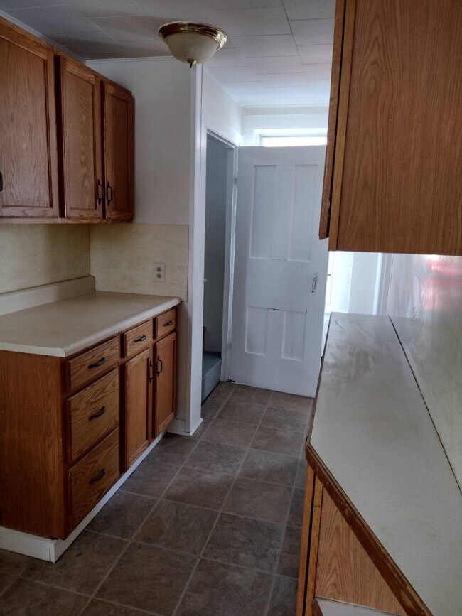 Building Photo - 249 S Peterboro St