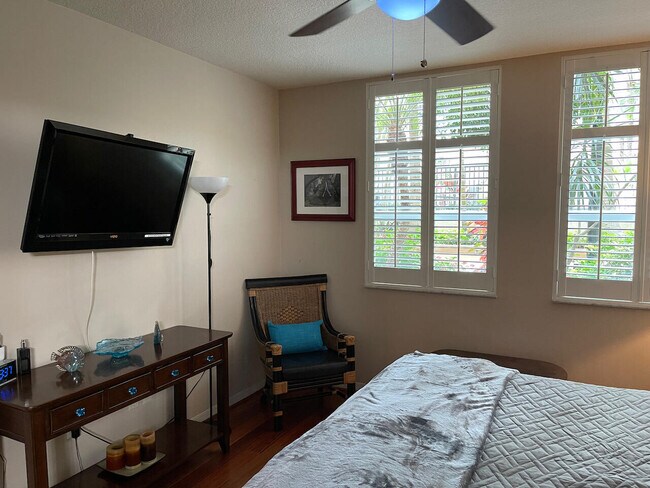 Building Photo - 600 S Dixie Hwy