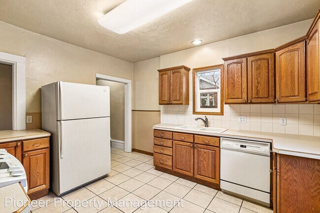Building Photo - 2 br, 1.5 bath House - 415 E Colorado Ave