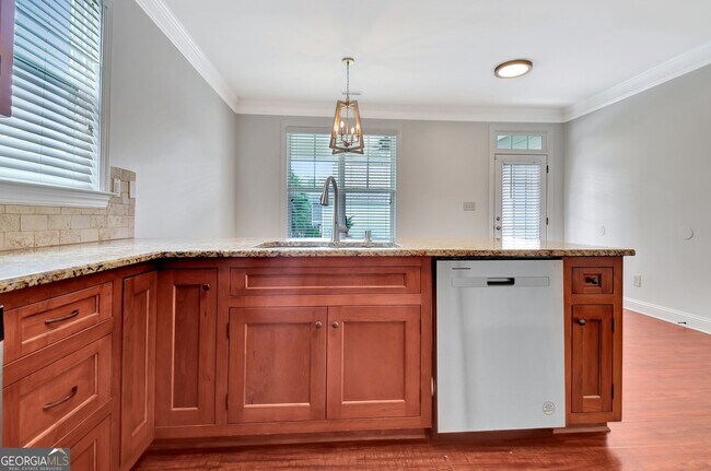 Building Photo - 155 Colonial Ct