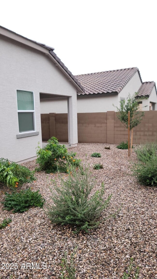 Building Photo - 15588 W Williams St