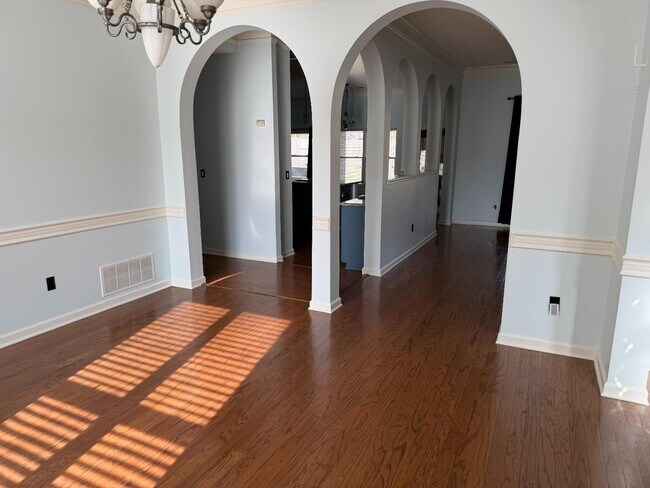 Building Photo - 10521 Red Stone Dr