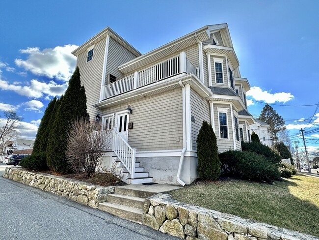 Building Photo - 146 Adams St