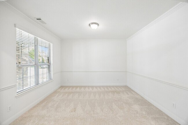 Building Photo - 15920 Gladewater Terrace