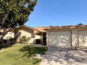 Building Photo - Monterey model home in Leisure Village - 55+ Active Community