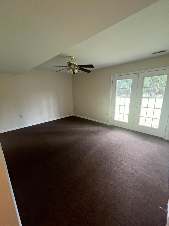 Building Photo - 118 Myatt Ct