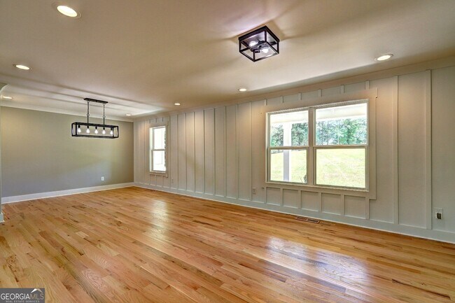 Building Photo - 375 Foster Dr