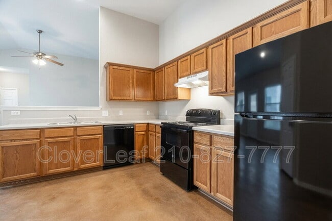 Building Photo - 5718 Golf Heights