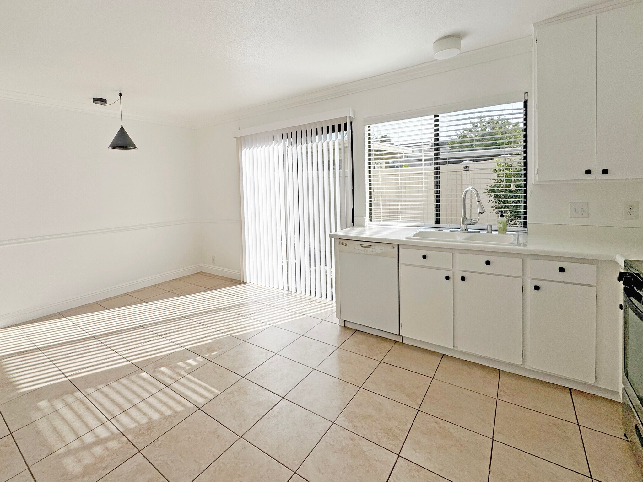 Building Photo - 13 Sage