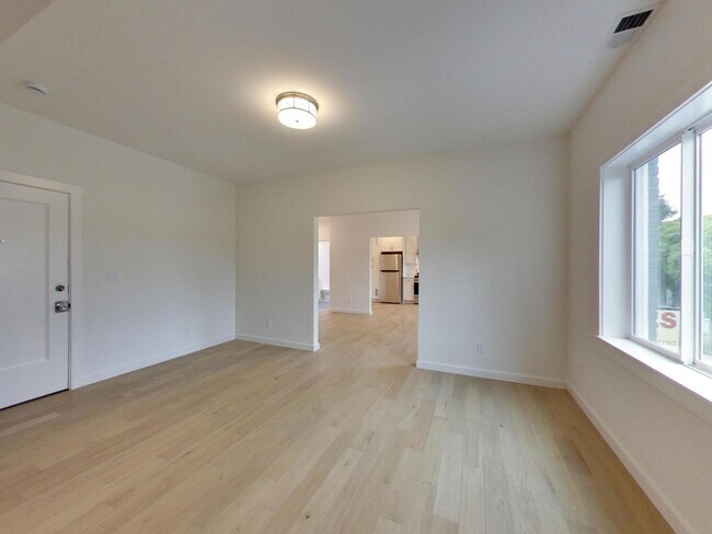 Building Photo - 1140 AB Chula Vista Ave