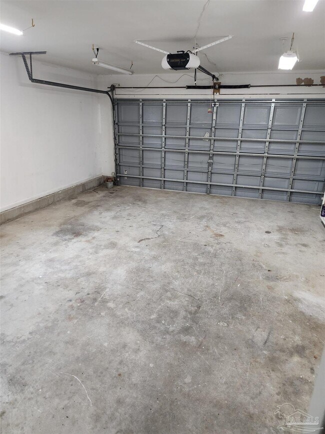 Building Photo - 7970 La Nain Dr