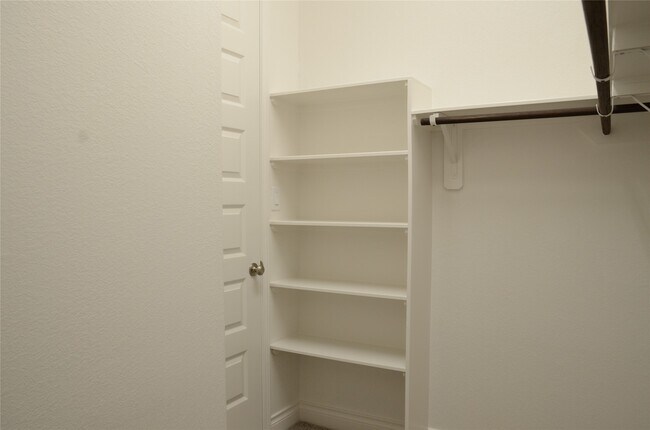 Building Photo - 10511 Forfar Ln