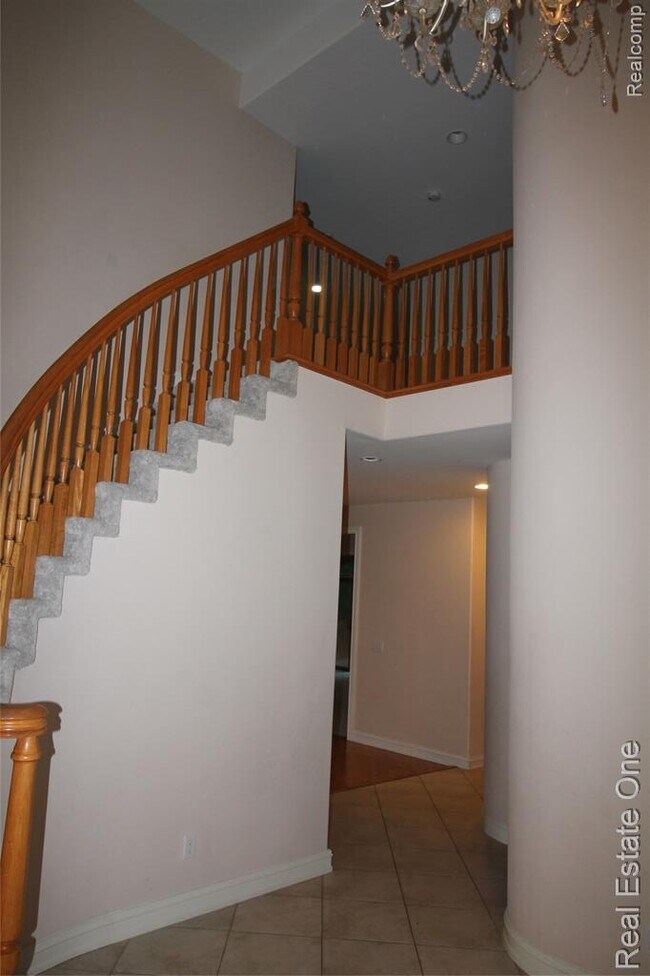 Building Photo - 3417 Hidden Oaks Ln