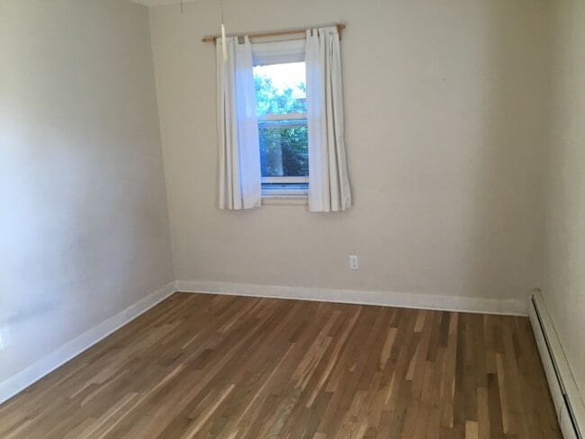 Building Photo - Recently updated ranch in Thoroughgood!