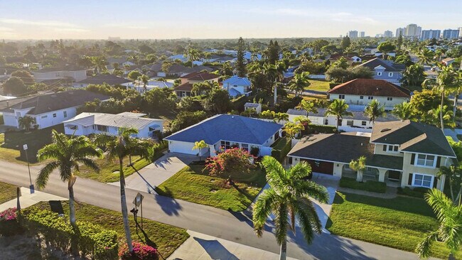 Building Photo - 510 106th Ave N