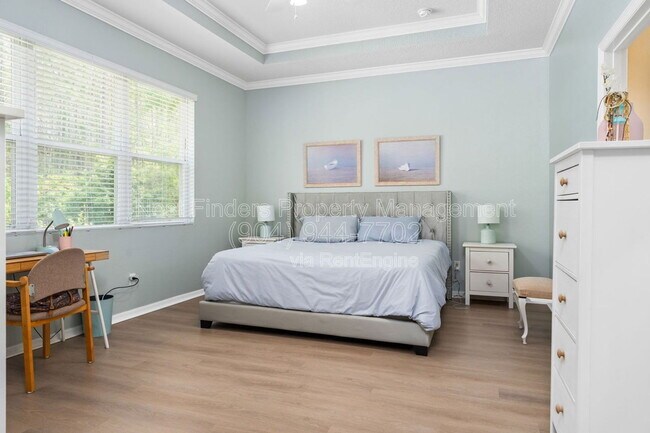 Building Photo - 409 Los Caminos Street