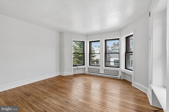 Building Photo - 2105 Green St