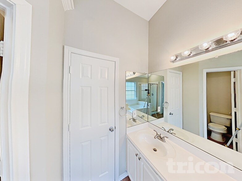 Building Photo - 1013 Kingsley Dr