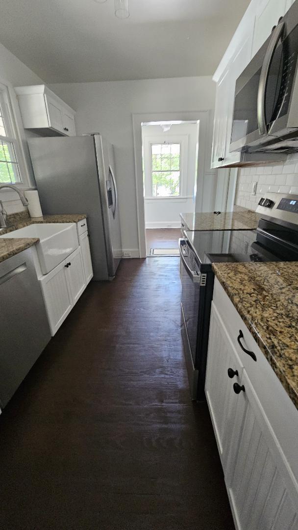 Building Photo - 323 Pine Grove Dr